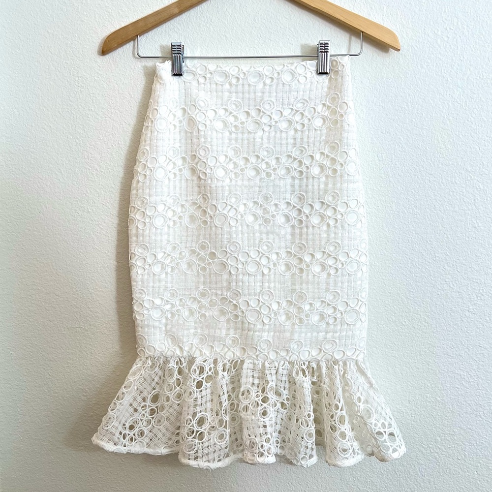 Elliatt Ensemble Lace White Skirt
